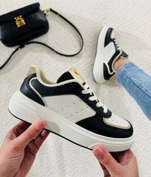 Schwarzer Latoya-Sneaker