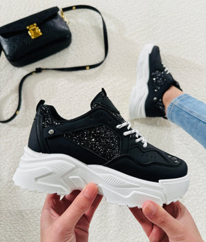 Zohra Black Sneaker