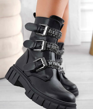 52053 Black Boots