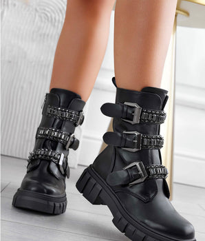 52053 Black Boots