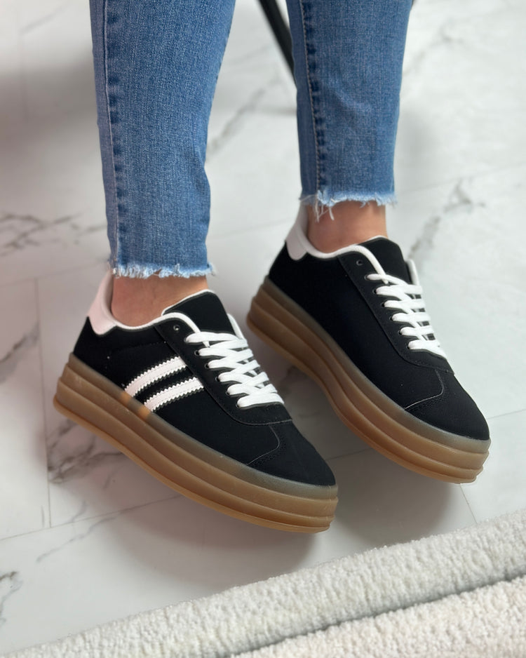 Margrit Black Sneaker