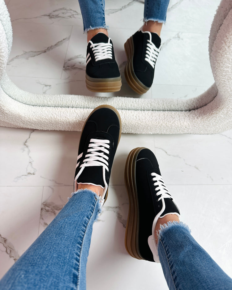 Margrit Black Sneaker