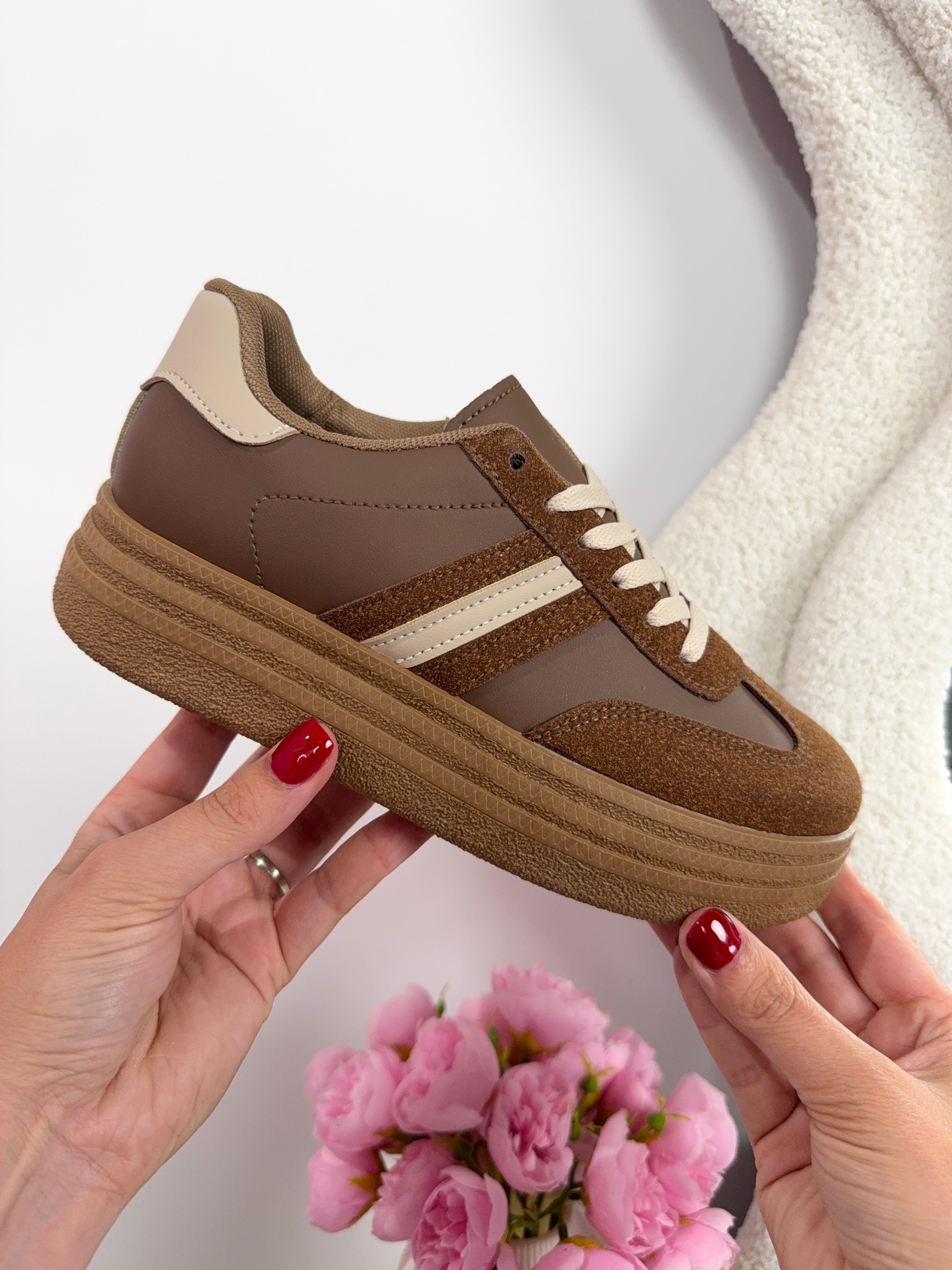 Ramona Brown Sneaker