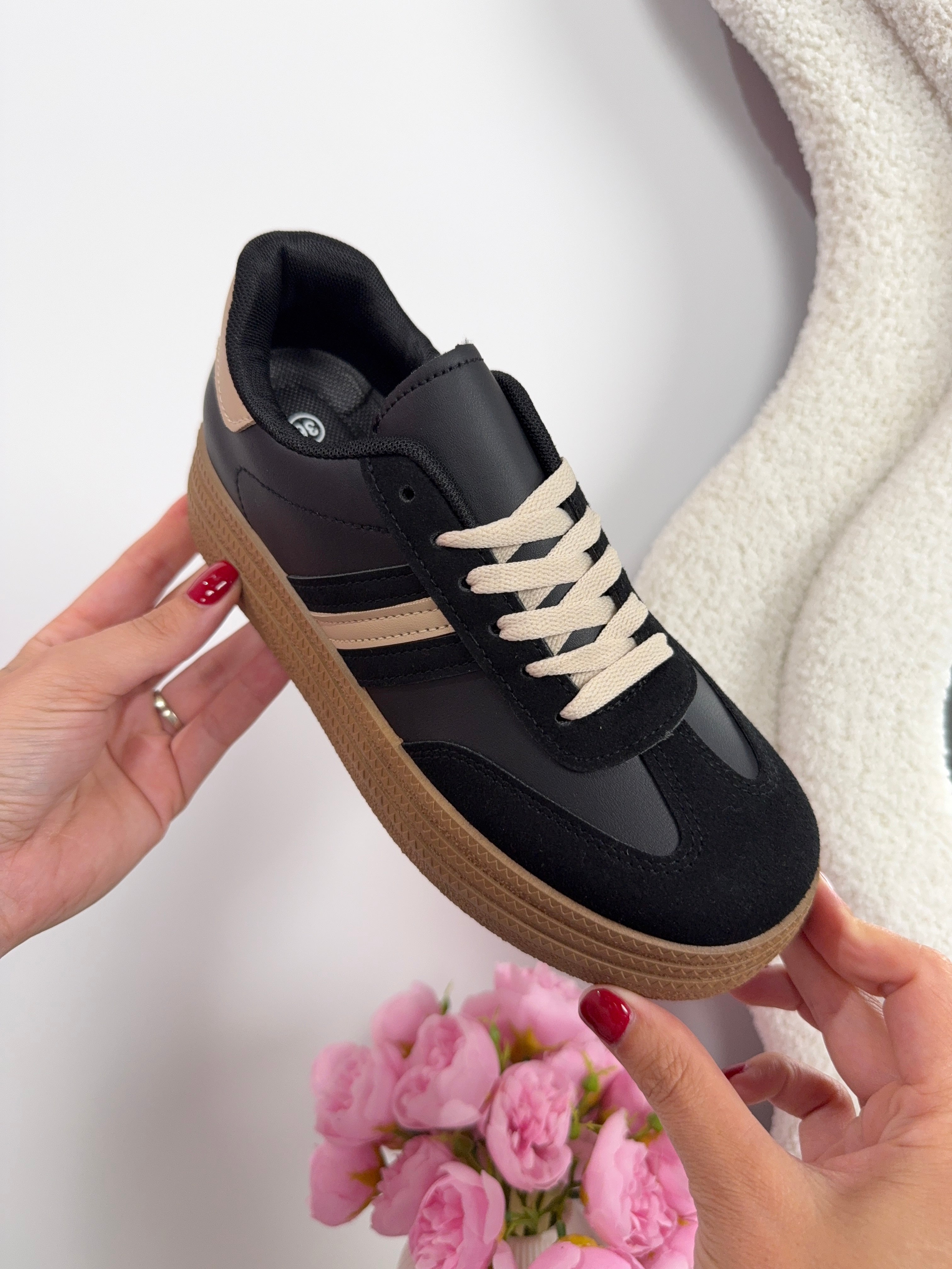 Ramona Black Sneaker