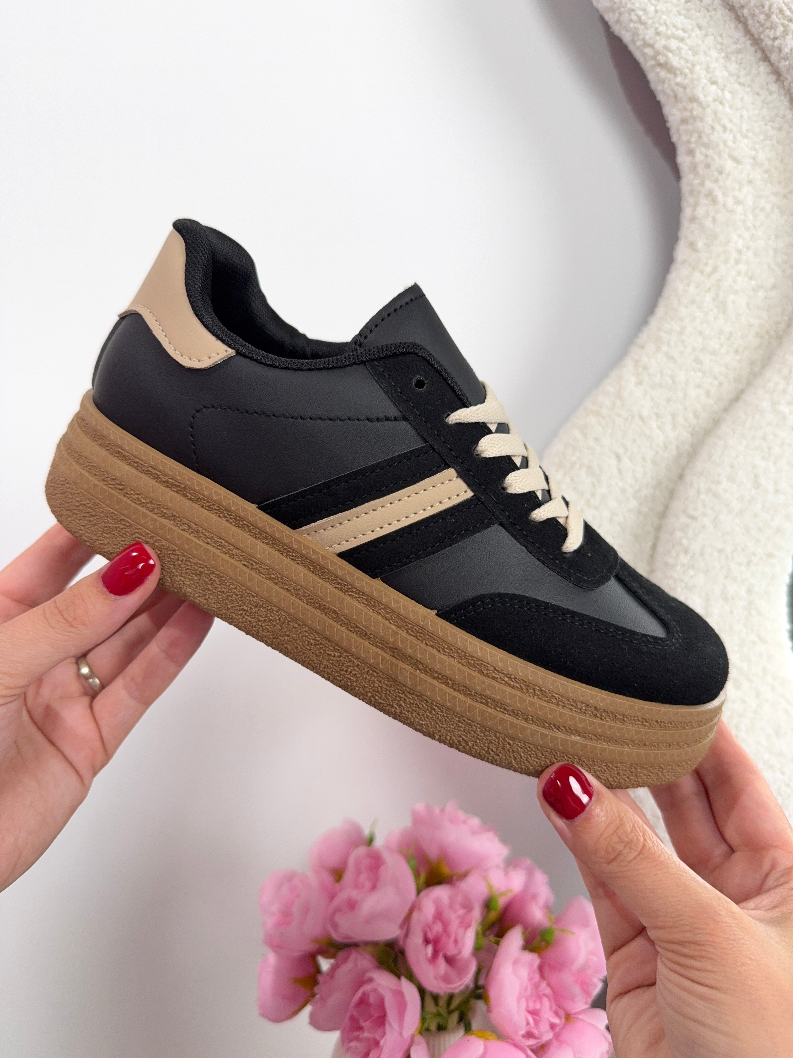 Ramona Black Sneaker