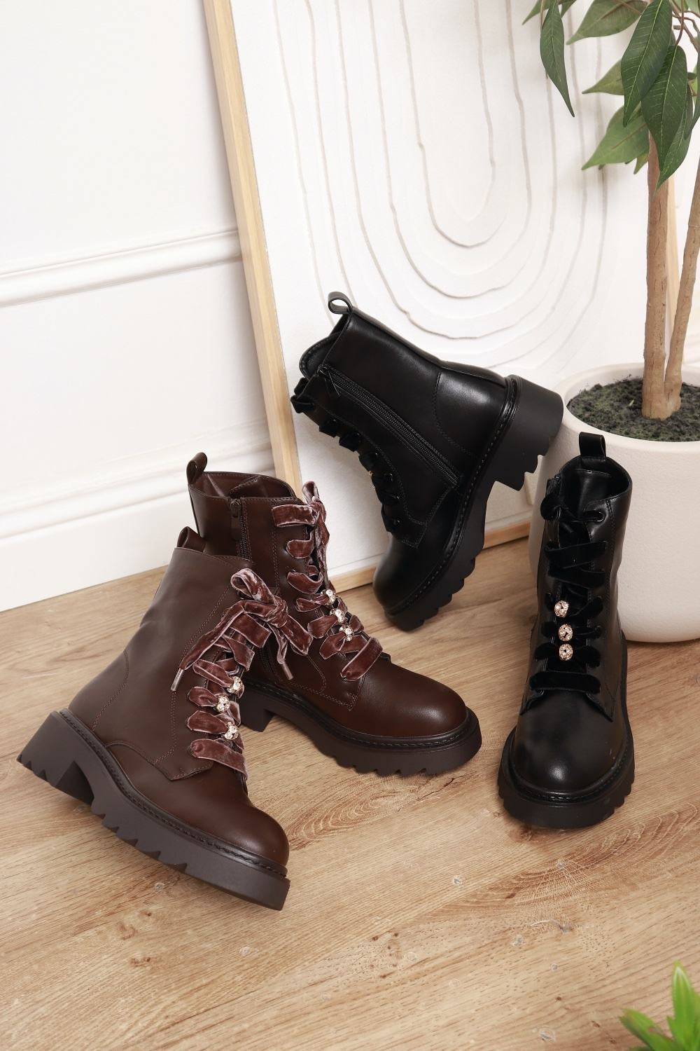 Luna Lace Black Boots – CS Shoes B.V.