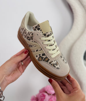 Regina Leo Sneaker