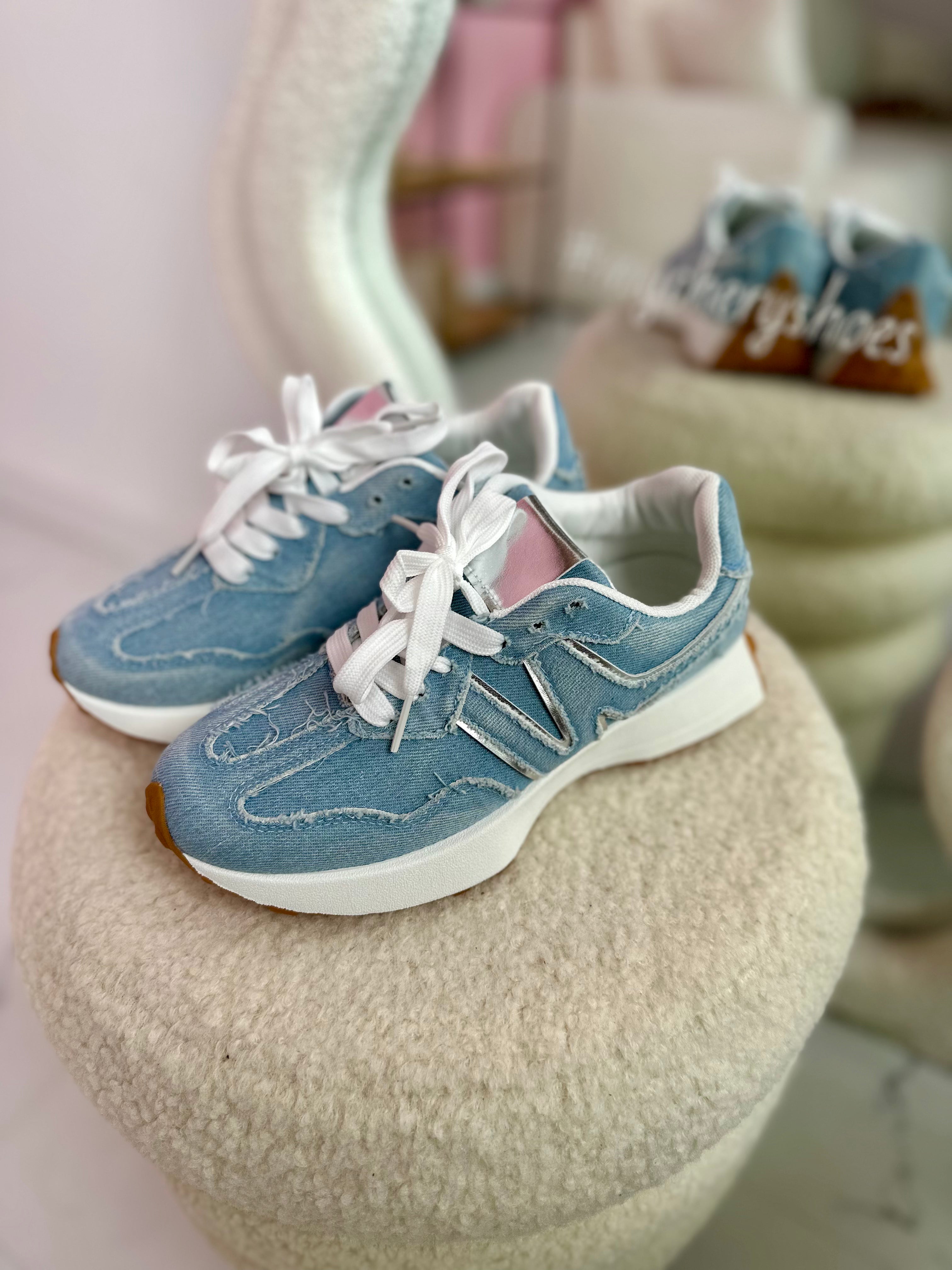 Viola Blue Sneaker