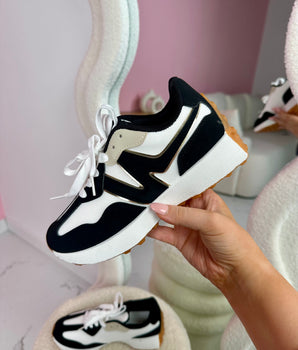 Viola Black Sneaker