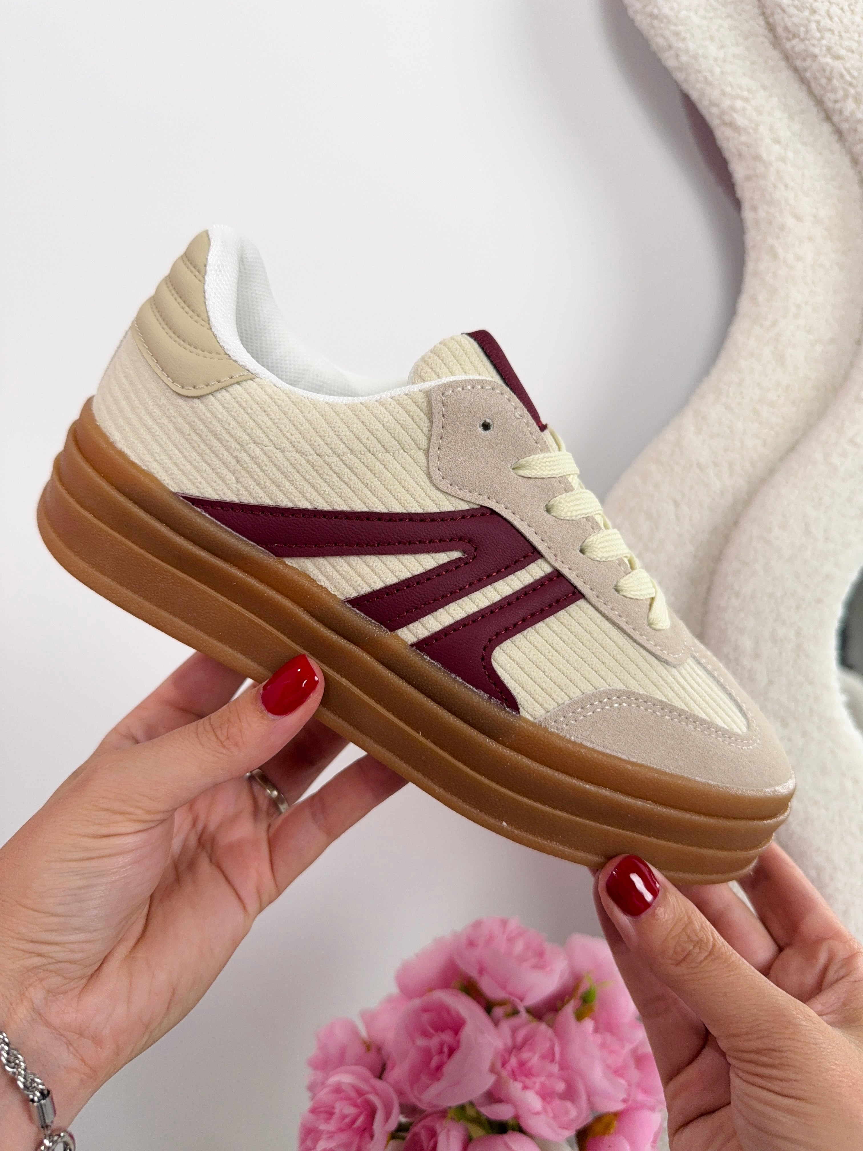 Regina Beige Sneaker