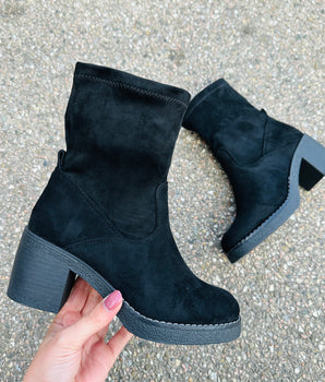 Black 27 Boots