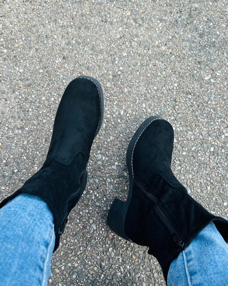 Black 27 Boots