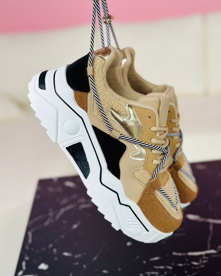 June Black Sneaker