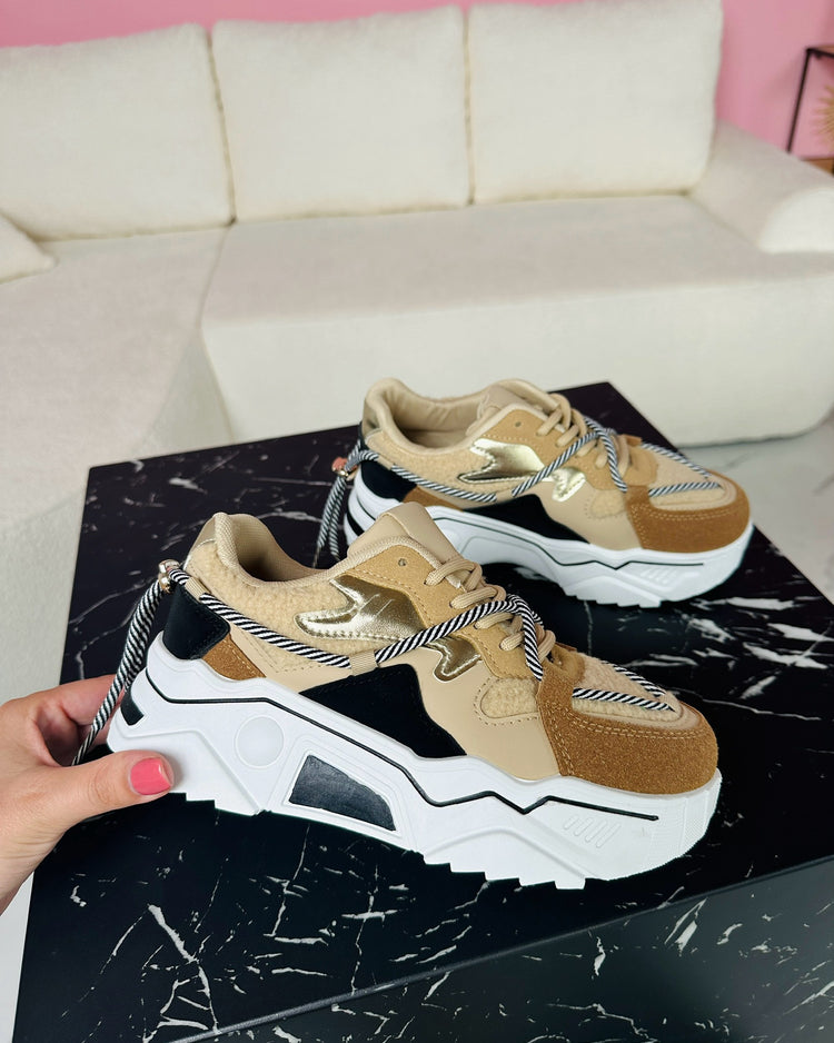 June Black Sneaker