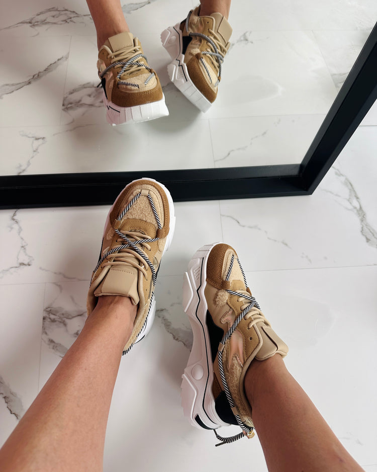 June Black Sneaker