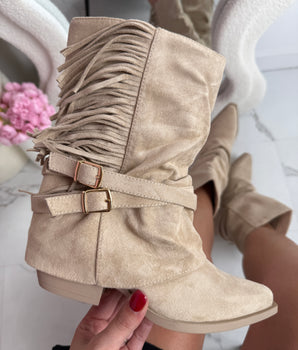 Cody Fringle Beige Boots