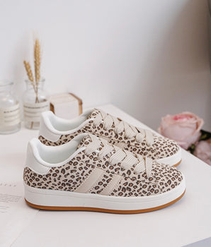 Viral Leo Sneaker