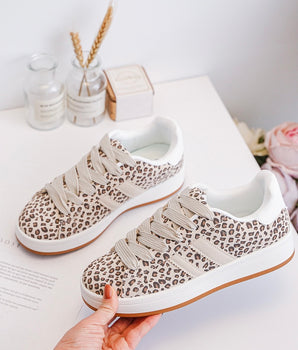 Viral Leo Sneaker