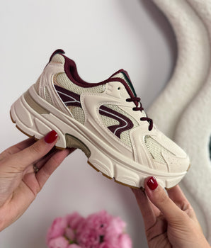 Karen Bordeaux Sneaker