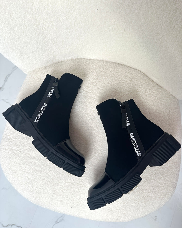 Main Black Boots