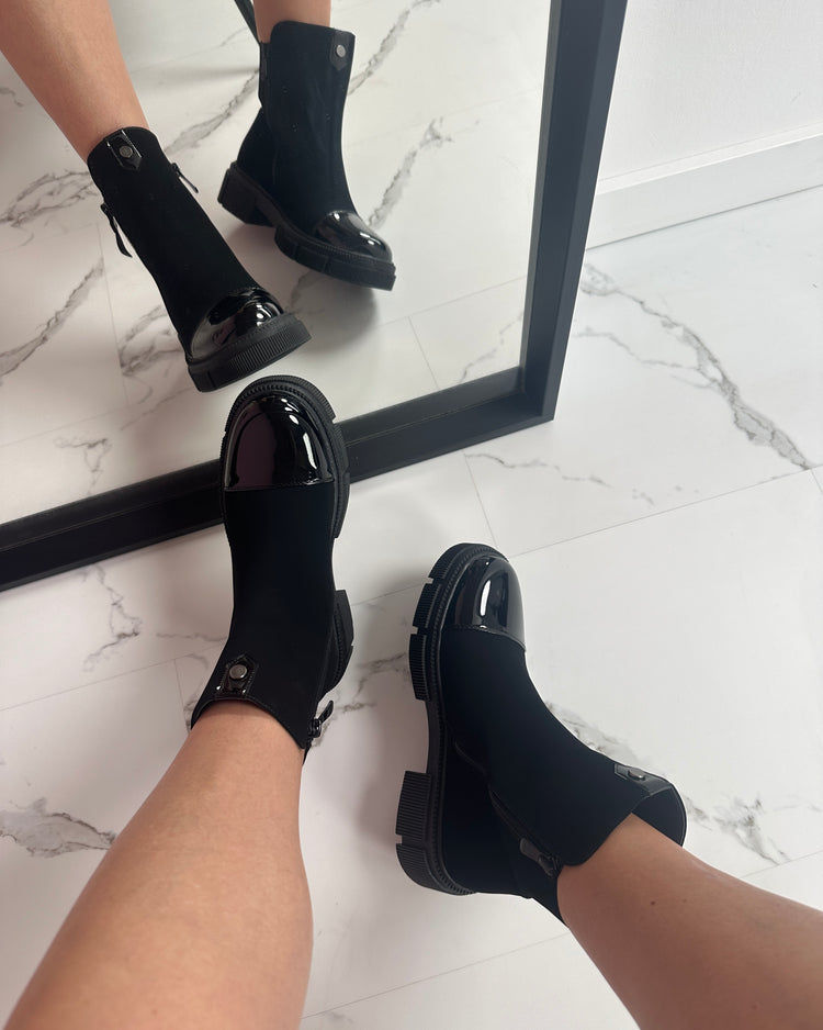 Main Black Boots