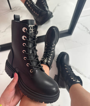 Sarina Black Boots