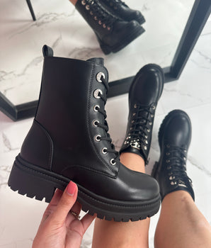Sarina Black Boots