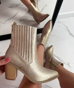 2250 Gold Boots