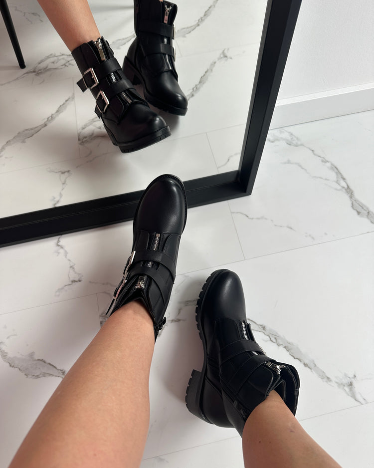 Gesp Black Boots