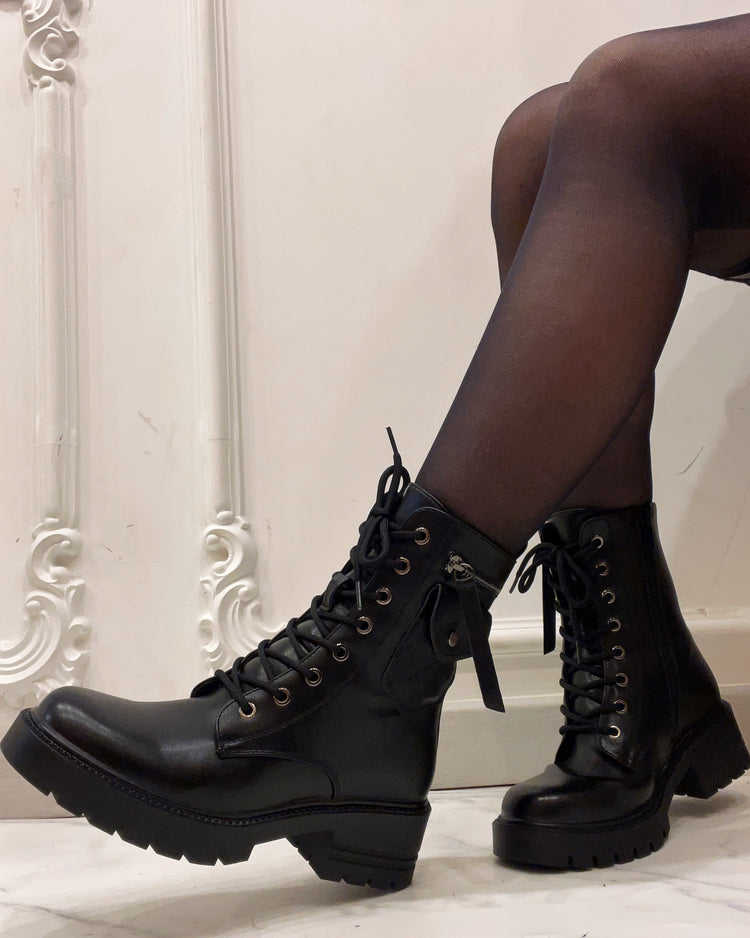AM7538 Black Boots