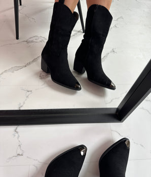 Roan Black Boots