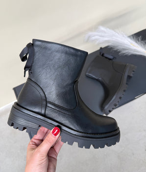 Bow Black Boots