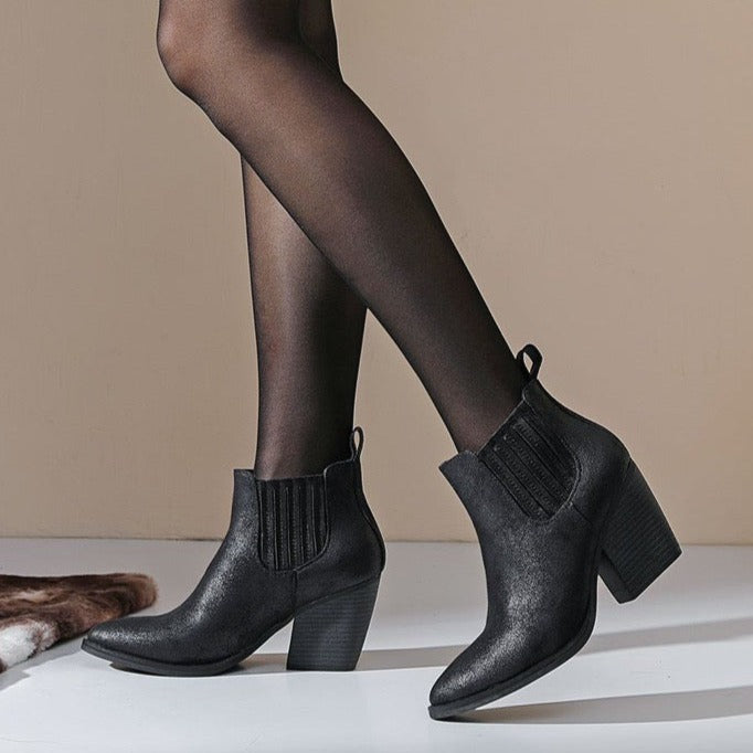 2197 Black Boots