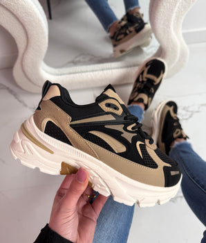 8923 Black Sneaker
