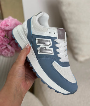 Chloé Leo Sneaker