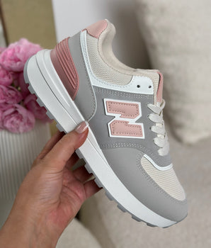 Chloé Leo Sneaker