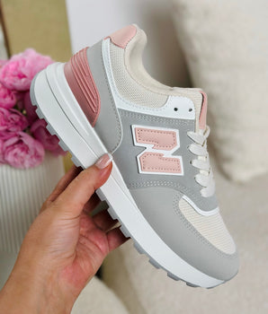 Chloé Leo Sneaker