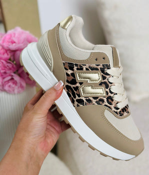Chloé Leo Sneaker