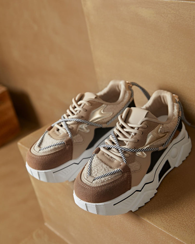 June Black Sneaker