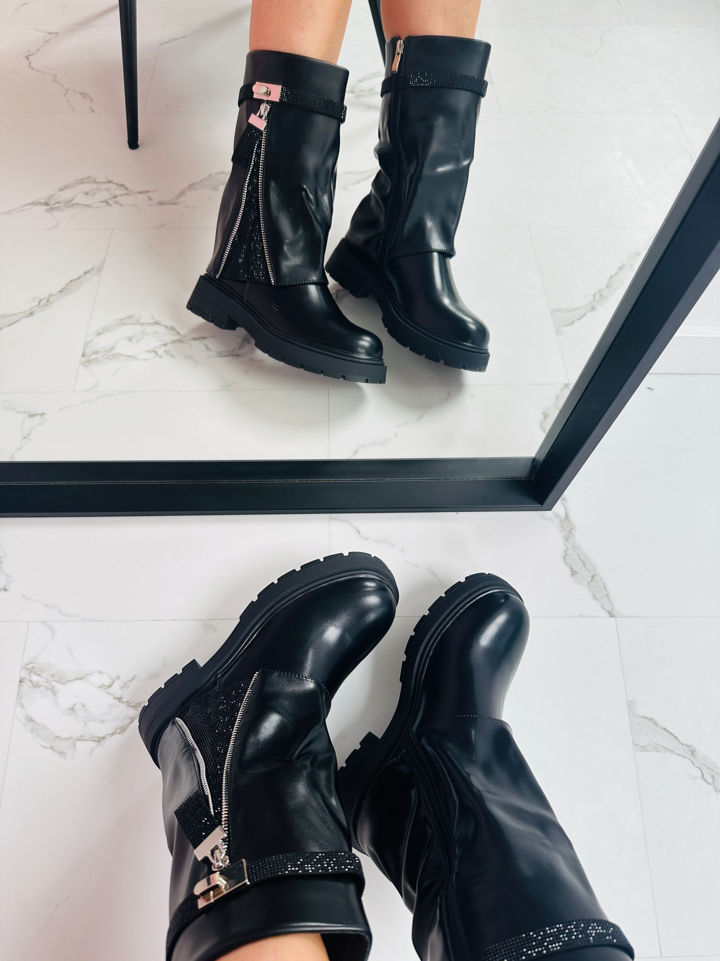 Bottes noires cassantes