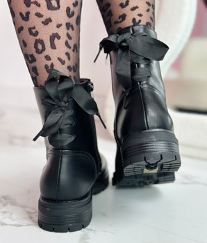 Bow Black Boots