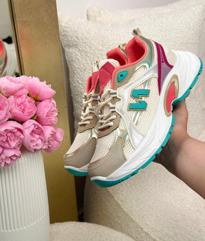 Nova Fuchsia Sneaker