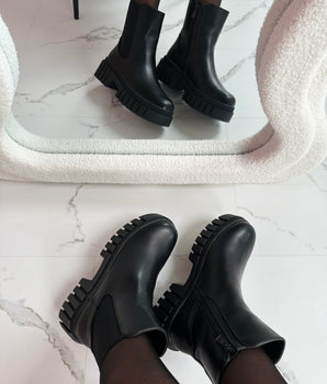 Mille Black Boots