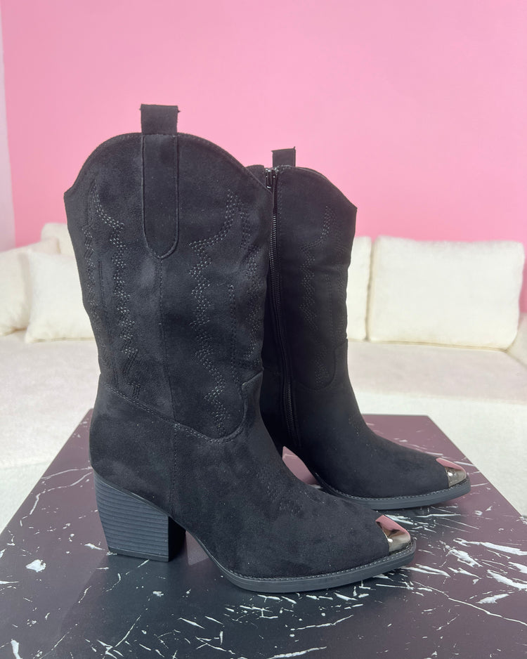 Roan Black Boots