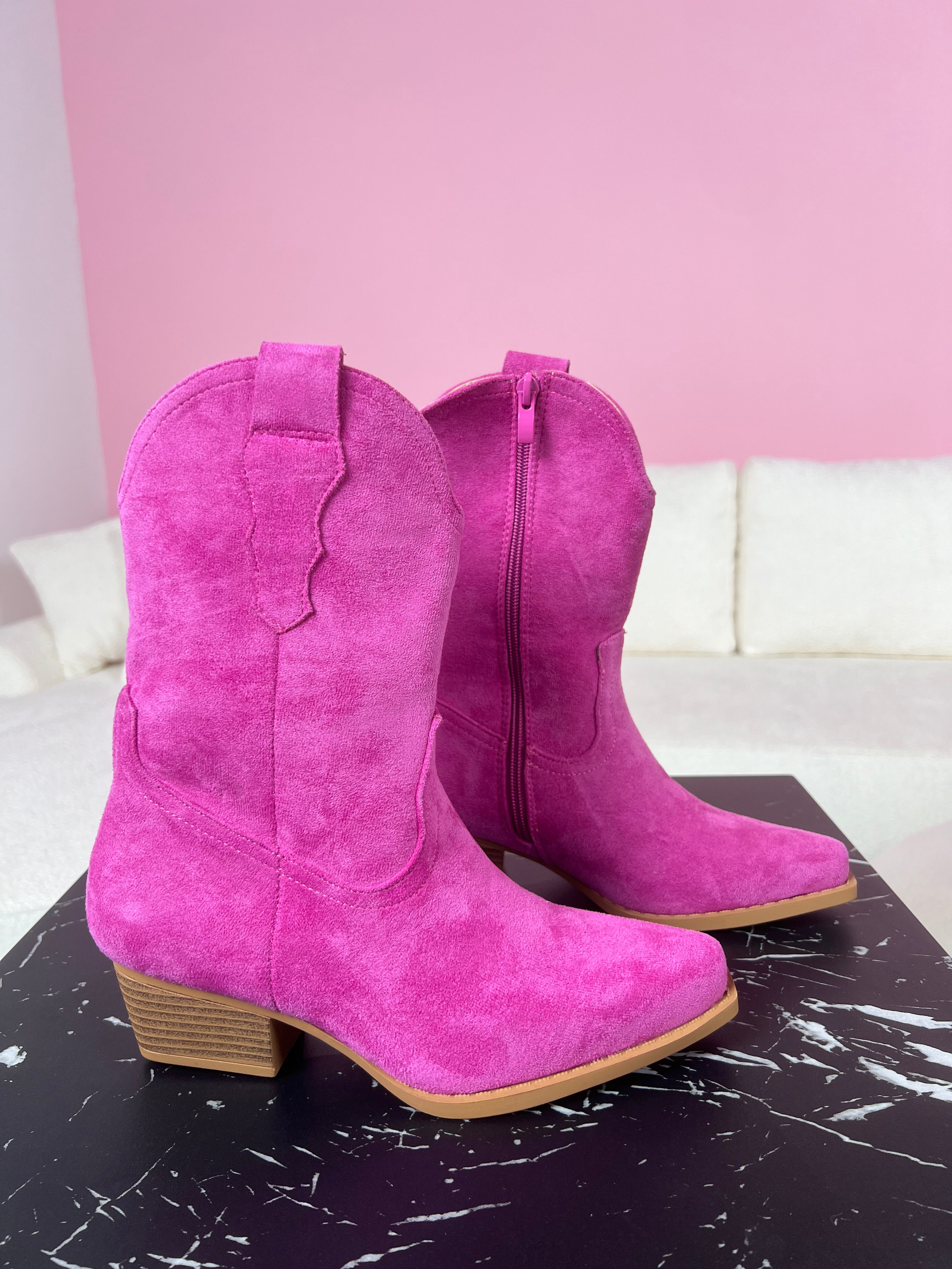 Bottes fuchsia égales