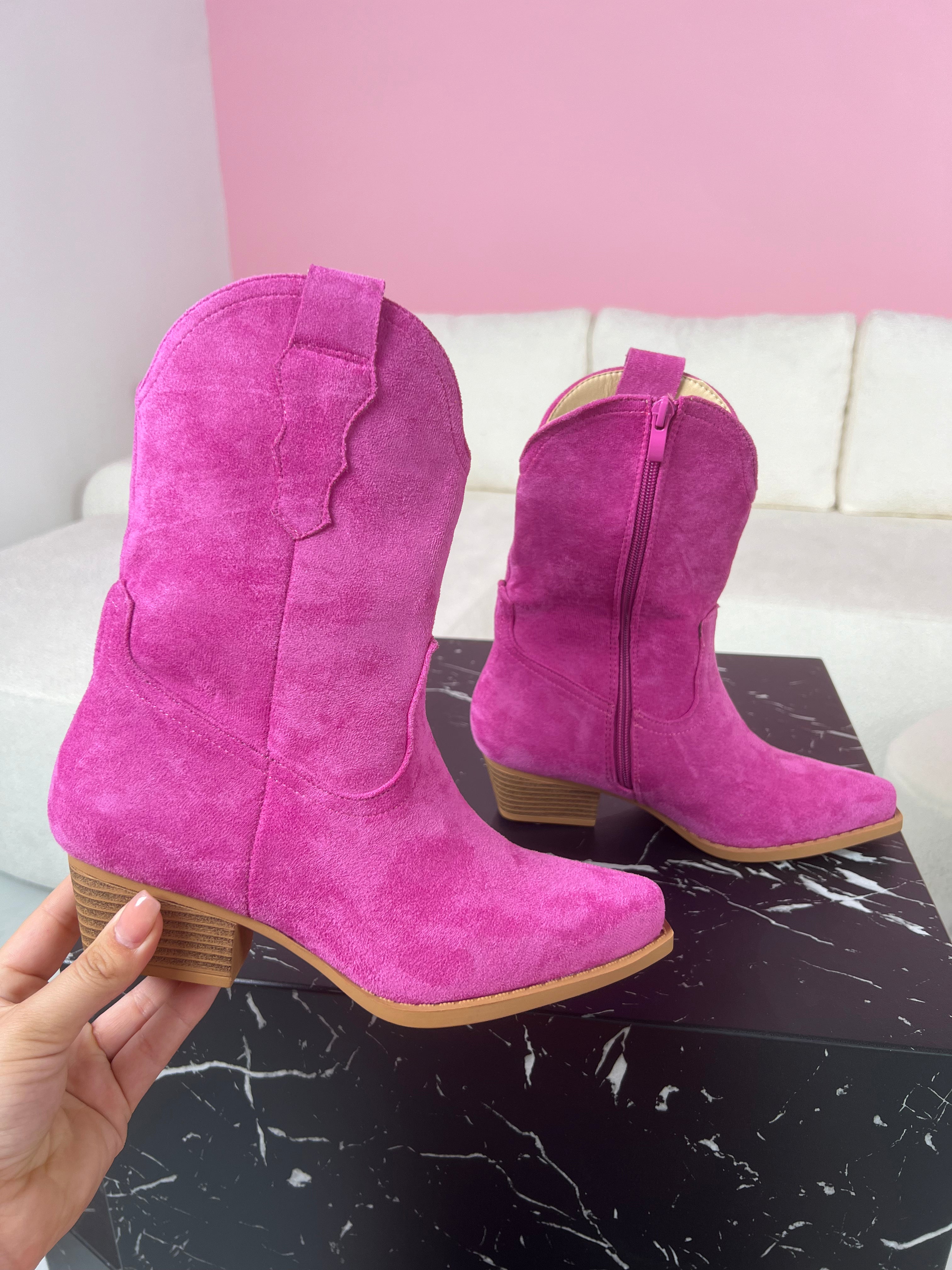 Bottes fuchsia égales