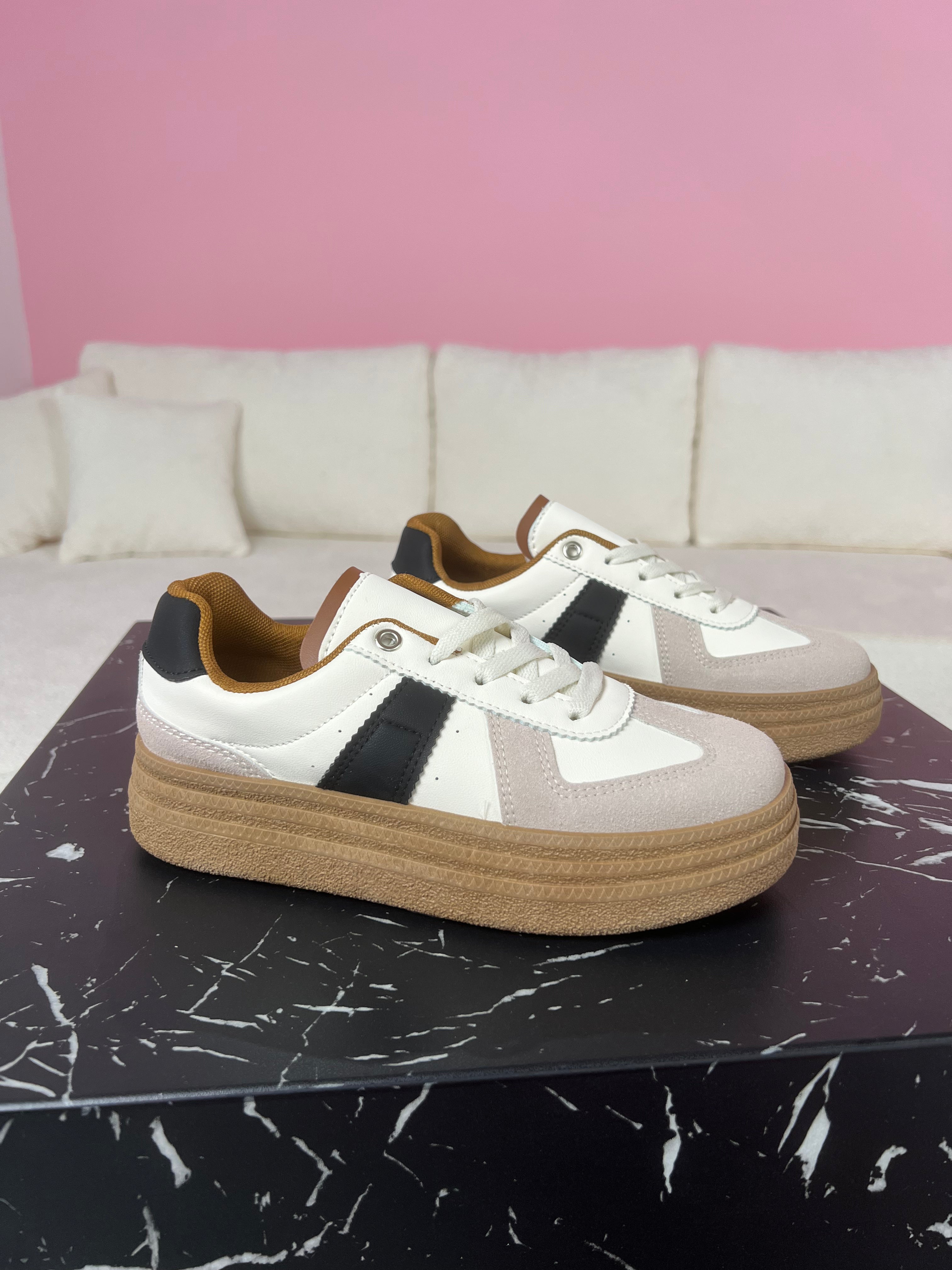 Pas de règne sneaker beige