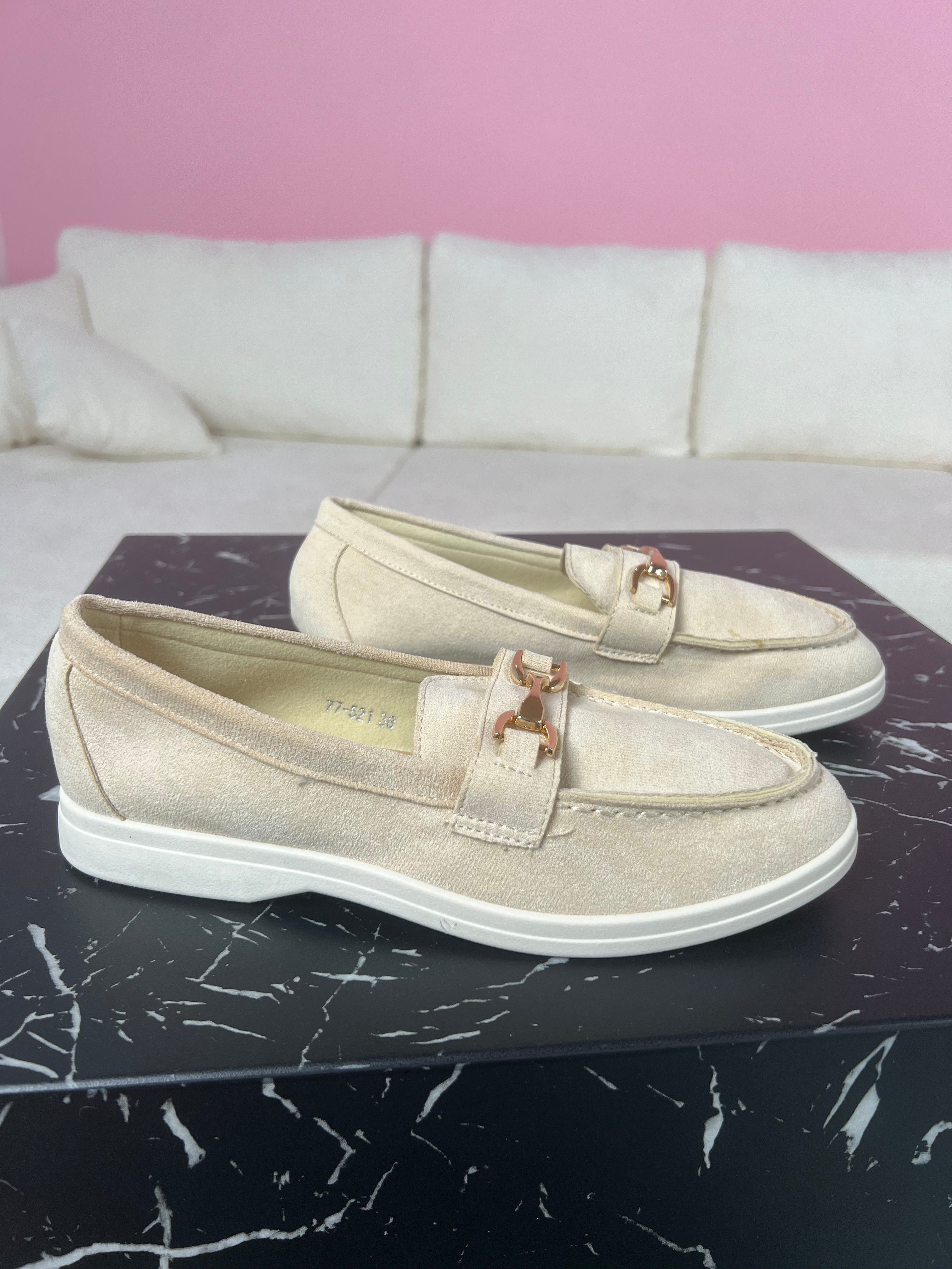 521 Beige Loafer Bk