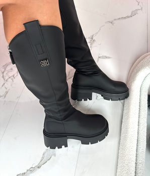 Niu Black Boots