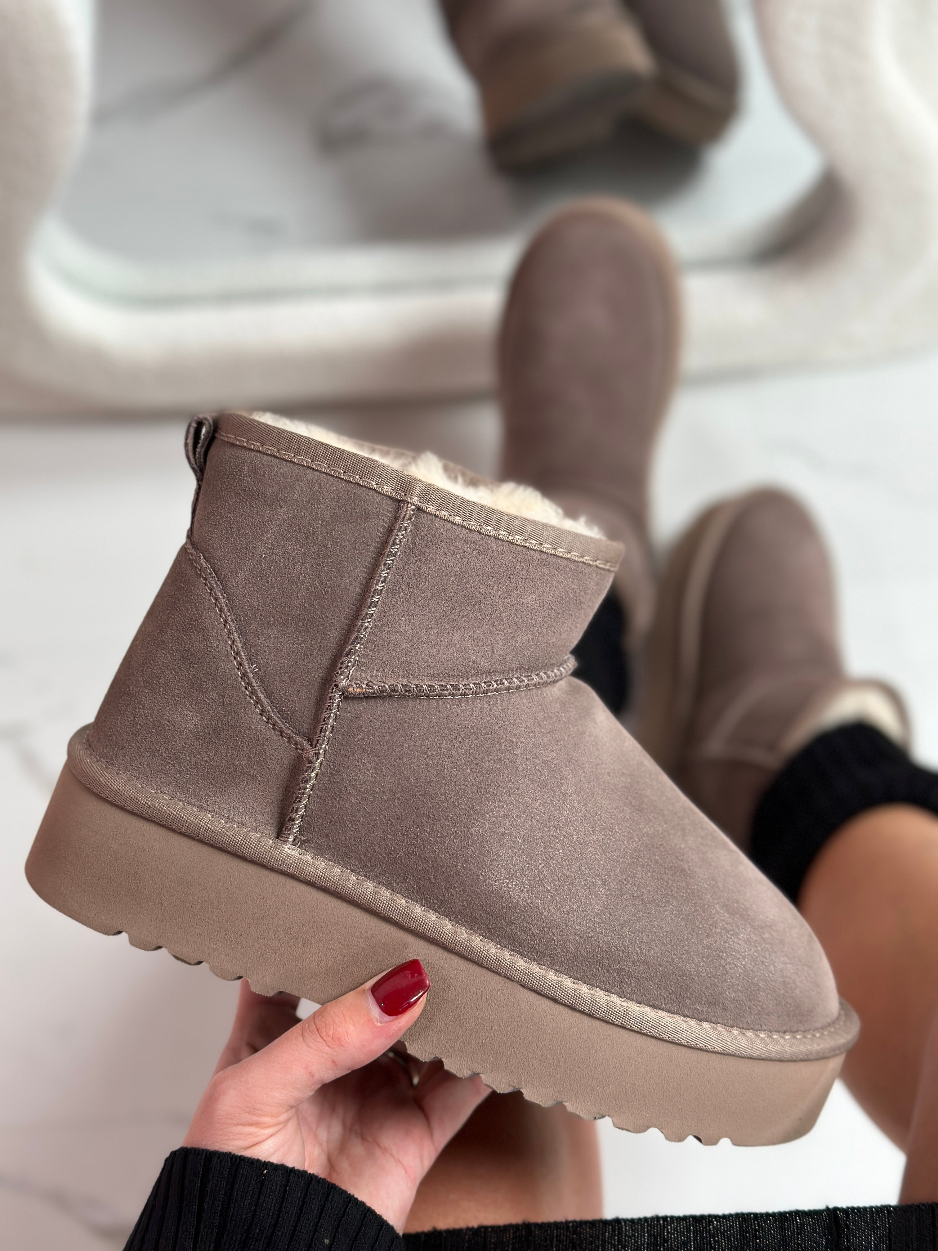 Colinda Taupe Mid Real leather